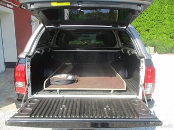 Toyota Hilux 2.4 D-4D ČR 2.MAJ hardtop - 9