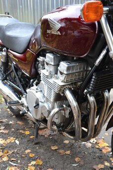 Honda CB750 SevenFifty - 9