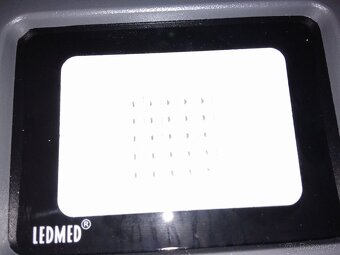 LED reflektor 20W s PIR senzorem - 9