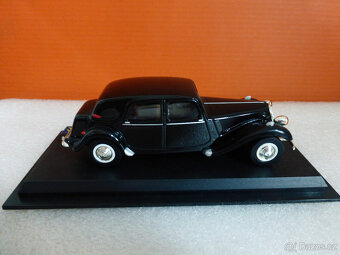 modely aut 1:43 11. - 9