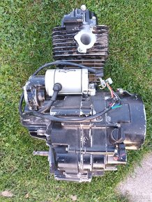 YUKI 250 ccm motor - 9