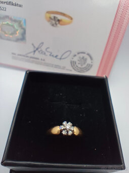 Zlatý prsten s diamanty; 2,28g, 57mm, certifikát - 9