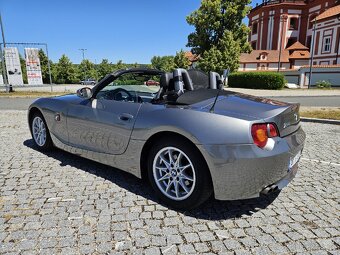 BMW Z4 2,2L BENZIN 6TI VÁLEC - 9