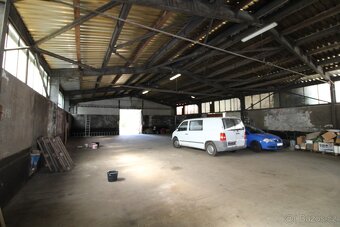 Nabízím k prodeji komerční areál o celk. rozměrech 2671 m2 - 9
