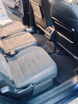 VW Touran 2.0 TDi, DSG, 110 kW Highline, Full-LED - 9