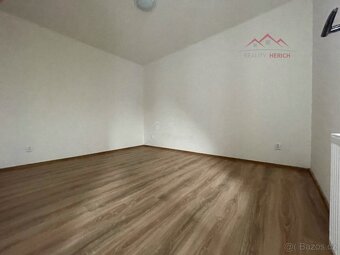 Exkluzivní nabídka podkrovního bytu 3+kk (72 m2) Ruská, Chom - 9