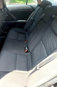 Toyota Avensis 2.2 110kW T27 NOVÁ STK - 9