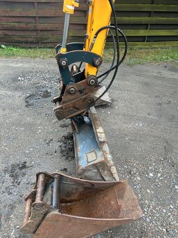 Hyundai 25-9Zak Minibagr 2.8T + 3x lžíce - 9