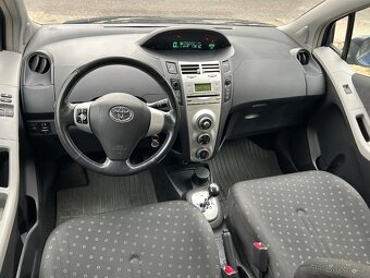 Toyota Yaris 1,3 VVT-i 64 KW r.v. 2007 automat - 9