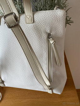 Smetanový bílý elegantní batoh Fiorelli - 9