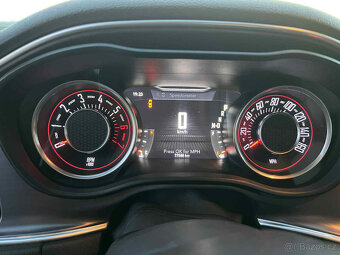 Dodge Challenger Shaker 5.7 HEMI 277kW - 9
