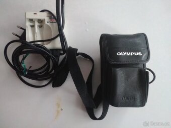 Prodám starší  fotoaparát OLYMPUS - 9