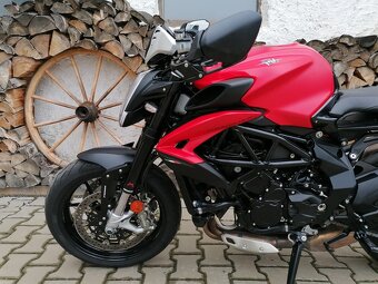 MV Agusta Dragster 800 ROSSO - 9