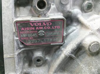 VOLVO XC60 II LIFT B4 2.0B Automatická převodovka Mild Hybri - 9