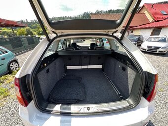 Škoda Superb 2.0tdi DSG TOP STAV TAŽNÉ BEZ KOROZE - 9