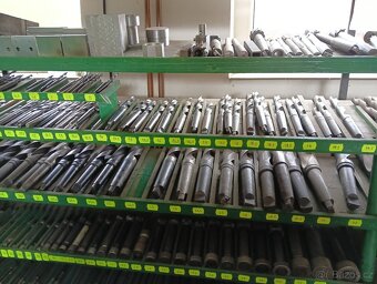 Nabízím k prodeji SP161 CNC . Obráběcí centrum CNC ,nářadíí - 9
