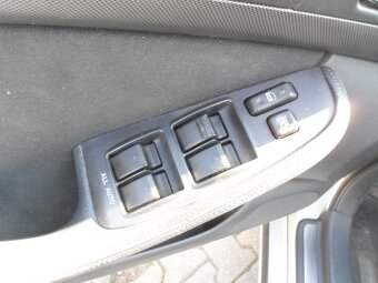Toyota Avensis combi 1.8i/95 kw - Benzín - 9