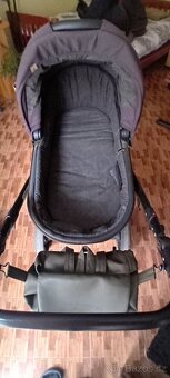 kočárek a autosedačka - 9