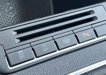 Volkswagen Tiguan 1.4TSi 90kw KLIMA TAŽNÉ ALU manuál 90 kw - 9