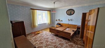Prodej rodinného domu ve Slopném s rozsáhlými pozemky - 9