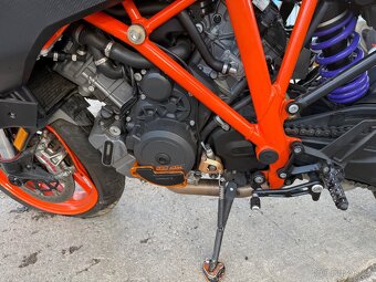 Ktm 1290 Super Duke GT 127kw rv:2022/5 havarované - 9