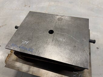 Litinová deska , svařovací - upínací - rovnací stůl -více ks - 9