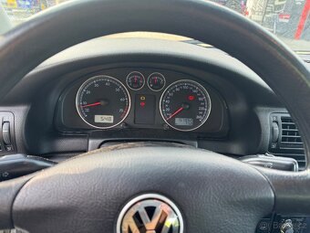 Volkswagen Passat - 9
