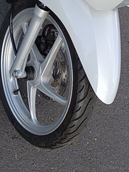 Honda SH Vision,125 , jako nový, bez investic - 9