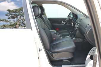 SsangYong Rexton 2.2e-Xdi 131kW 4x4 7Míst 5/2016 LED NAVI - 9
