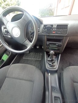 Volkswagen Bora 1.6 77 kW - 9