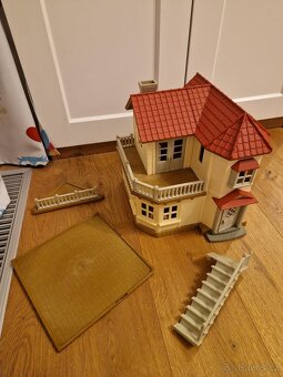 Sylvanian families dvoupatrový domeček se světly - 9