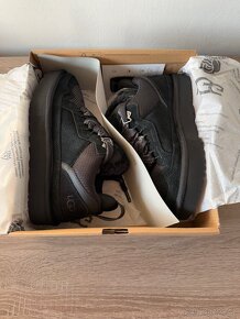 UGG Lowmel Black (Women’s) - 9