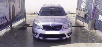 Čierne lesklé mračítka - 9