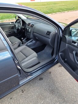 VW Golf 5. 2008r 1,6 mpi - 9