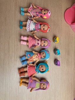 Mini Chou Chou Stromový domeček, hřiště a 6 ks panenek - 9