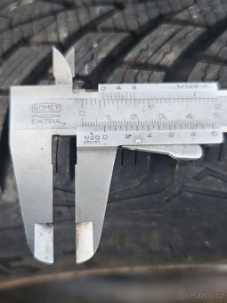 Zimní pneu Continental 195/65 R15 včetně disků a rezervy - 9