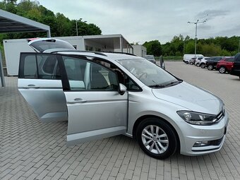 Volkswagen Touran 1,2 Tsi,81kw,SERVISKA,VÝHŘEV - 9