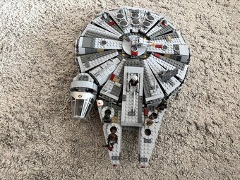 Millennium Falcon - 9
