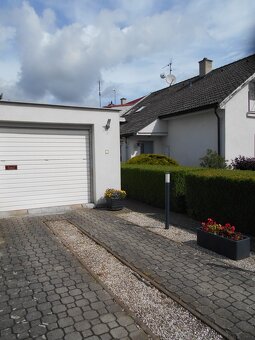Prodej krásného RD se zahradou u Hradce Králové - 9