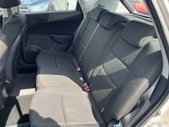 HYUNDAI i30 1,4i  FIFA 1,MAJITEL TAŽNÉ ZAŘÍZENÍ - 9