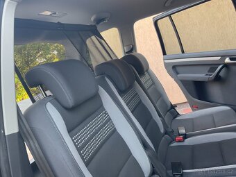 Volkswagen Touran Life 7mist 2.0l diesel model 2014 Navi - 9