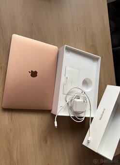 Apple MacBook Air 13" M1 - skvělý stav, originální balení - 9