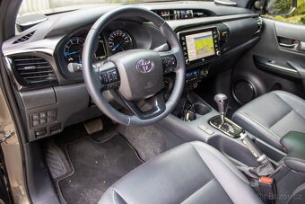 Toyota Hilux DC 2.8 I D-4D Invincible 4x4 A/T - 9