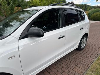 Hyundai i30 CW 1.6Crdi 66kw FIFA - 9