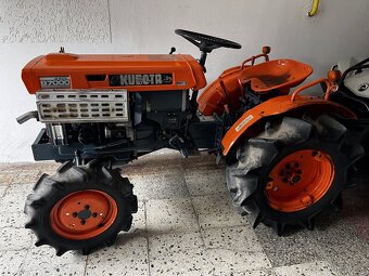 malotraktor Kubota B7000 - 9
