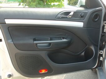 Škoda Octavia 1,6Mpi Kombi 1.majitel,serviska,PDC - 9