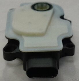 Genuine Ford 1892149 temperature control actuator - 9