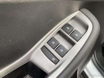 Chevrolet Orlando 1.4T , 103 kW LPG + benzín, 2013 - 9