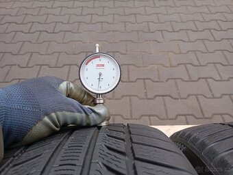 235/50/19 zimní pneu continental - 9