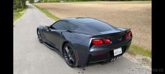 Chevrolet Corvette C7 Targa strecha luxusni stav - 9